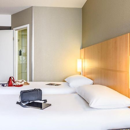 Ibis Lausanne Crissier Eksteriør bilde